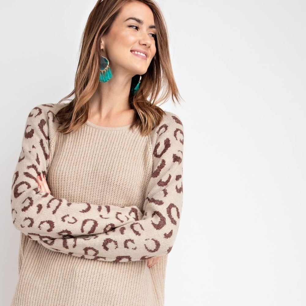 ❄️LAST3️⃣//OATMEAL LEOPARD SWEATER - Picture 1 of 6